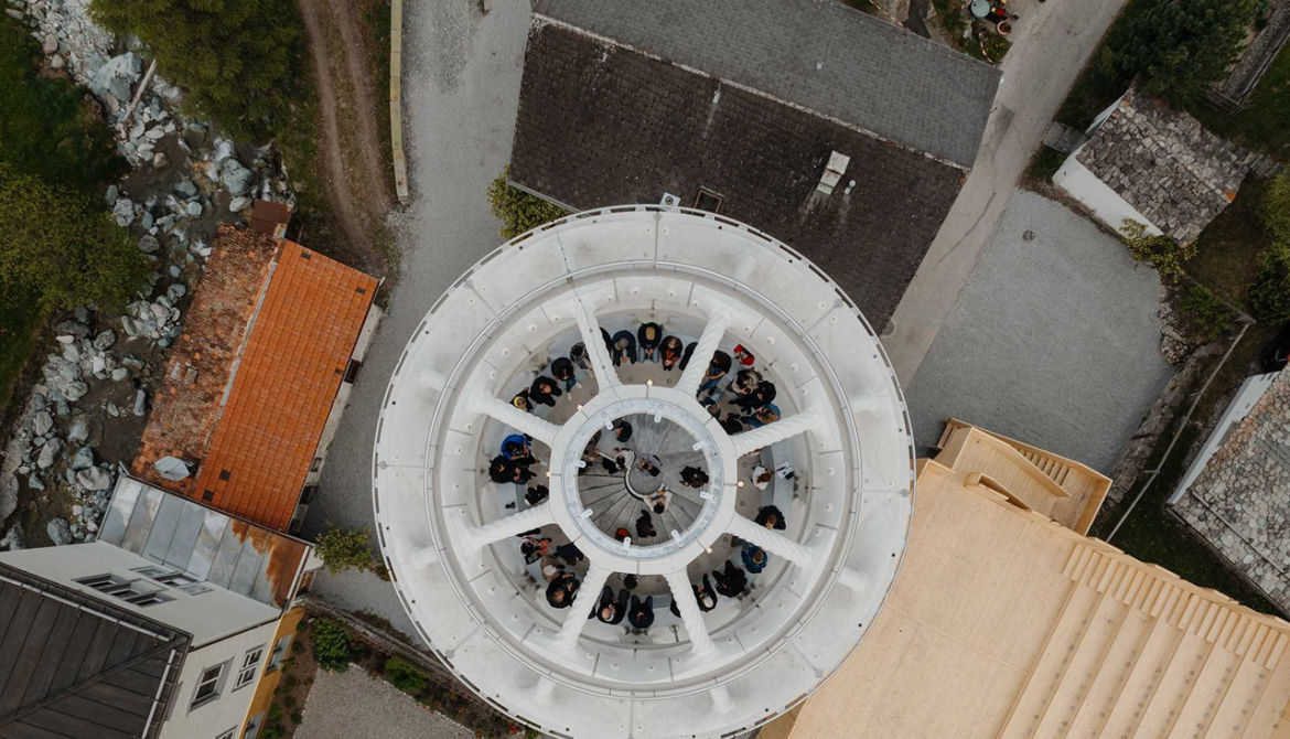 Rewolucja w budownictwie. Postawili giganta niecodzienną techniką