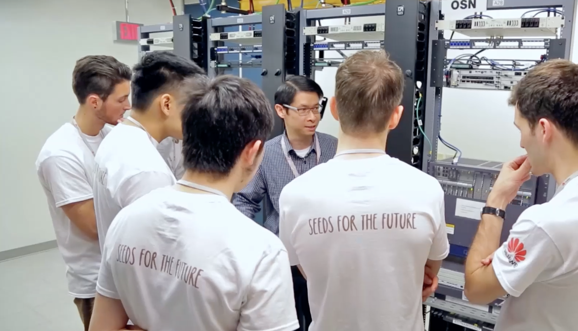 Huawei wzywa studentów. Najlepsi pojadą do Chin