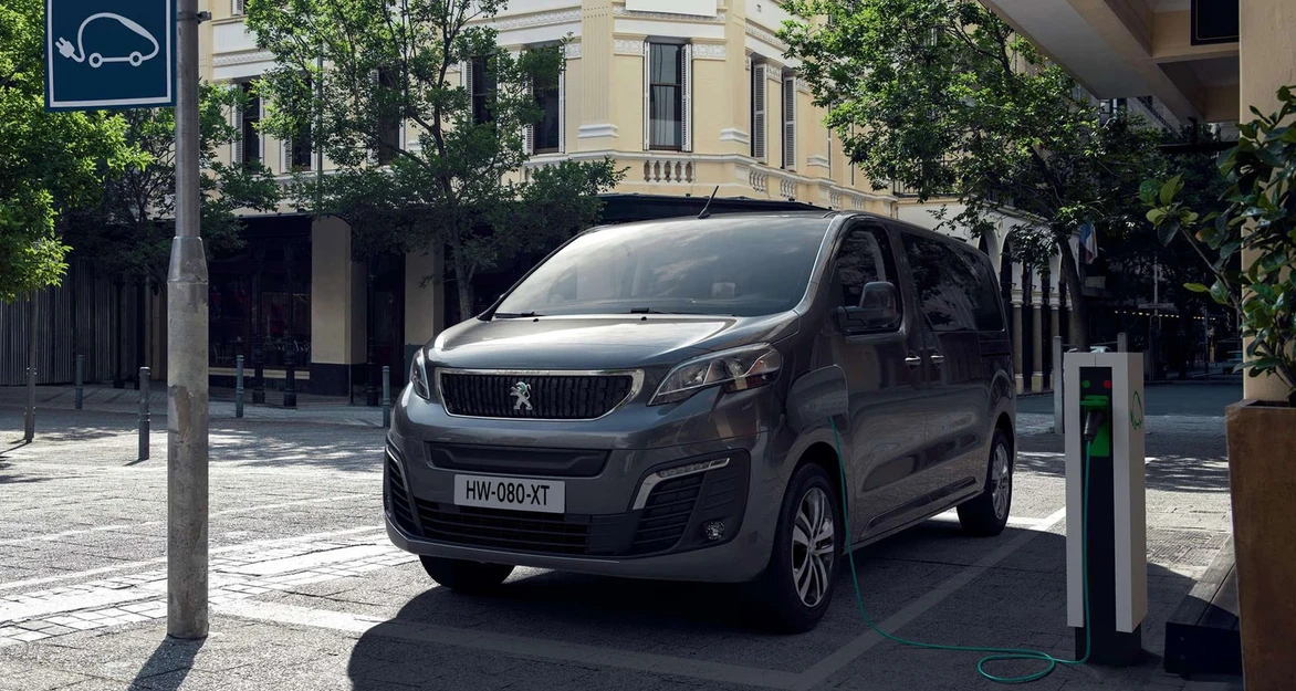 Peugeot e-Traveller Long 50 kWh