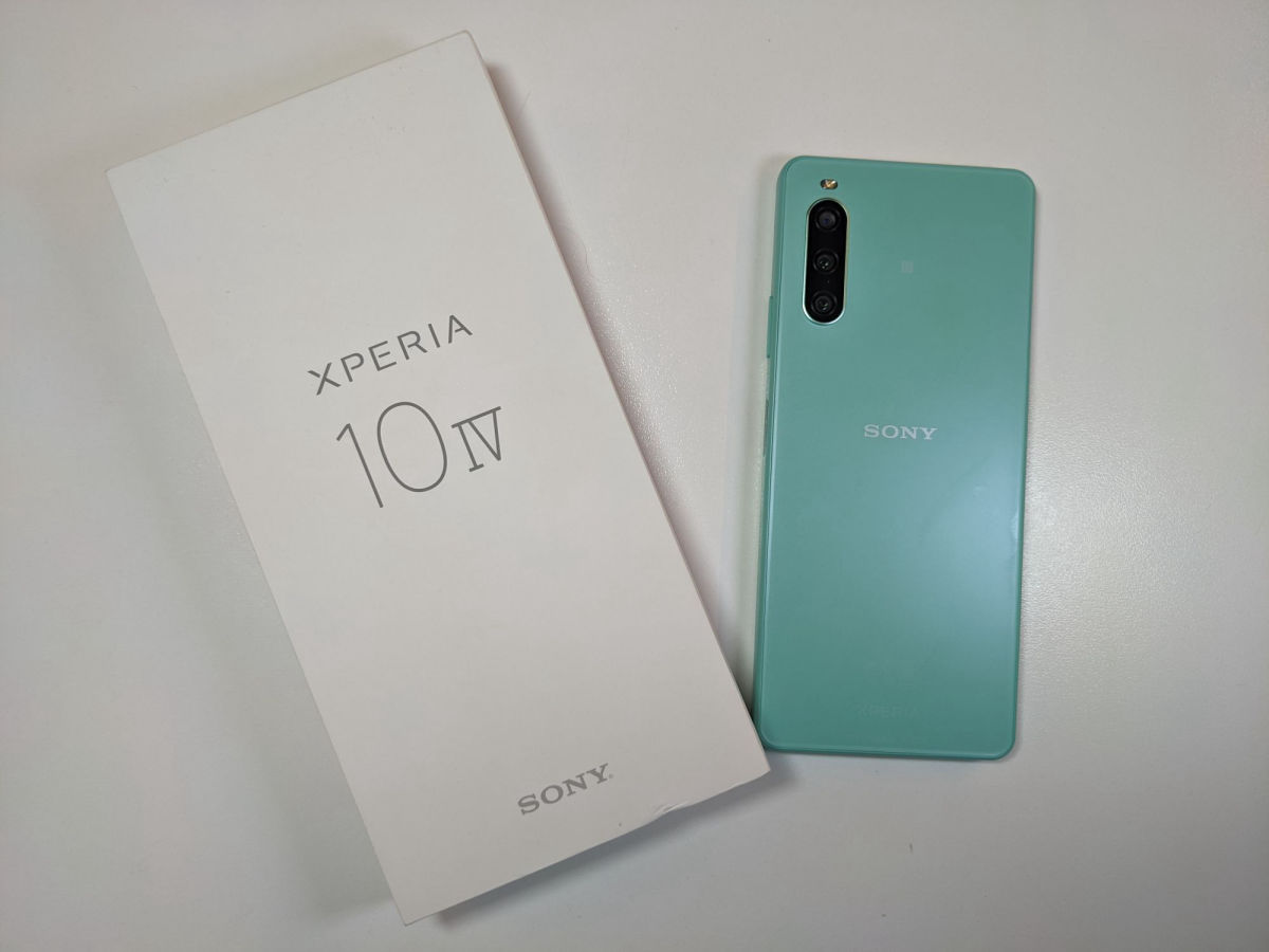 Xperia　10IV Sony Xperia 10 IV. Niższa cena dobrze jej zrobi