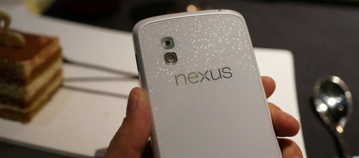 Nexus 4 wraca na półki w Google Play. Czy będzie także w białej wersji?