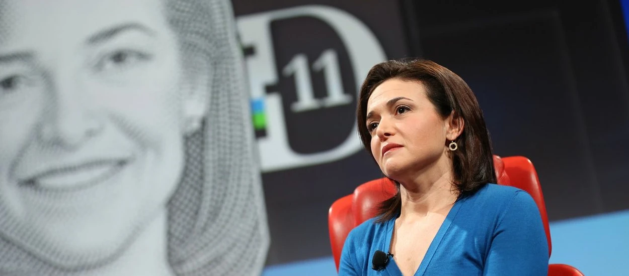 COO Facebooka - Sheryl Sandberg - tłumaczy proces wdrażania nowości i broni Facebook Home