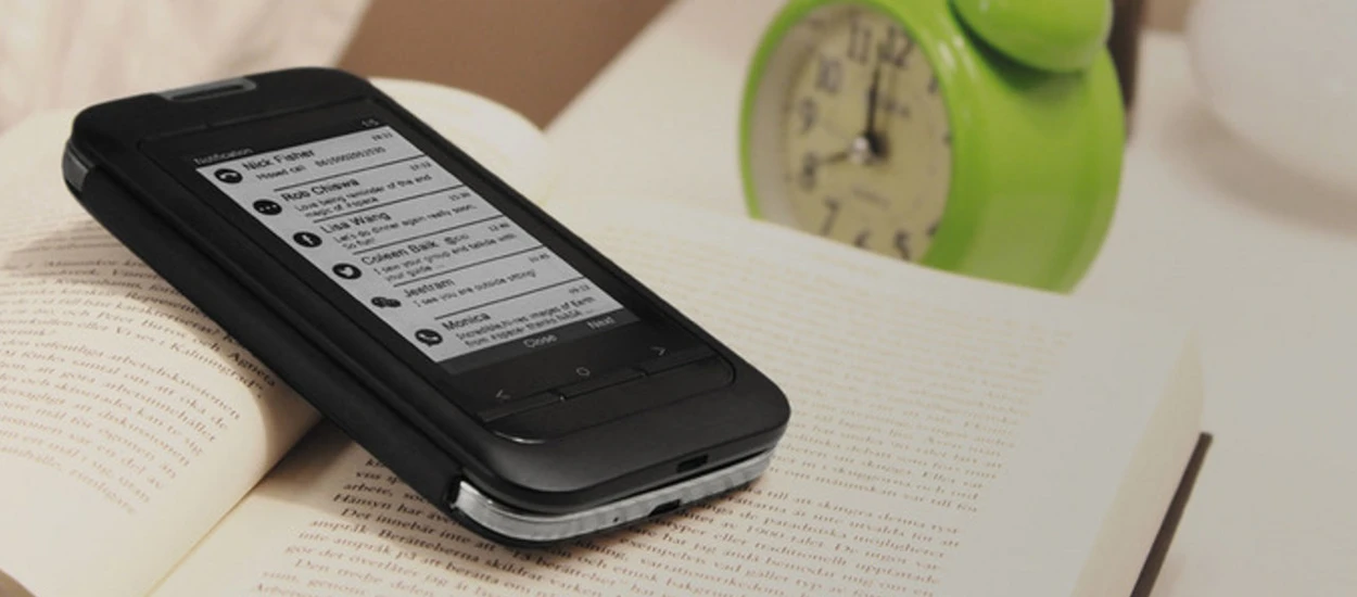 InkCase Plus – zamienień swój smartfon w YotaPhone