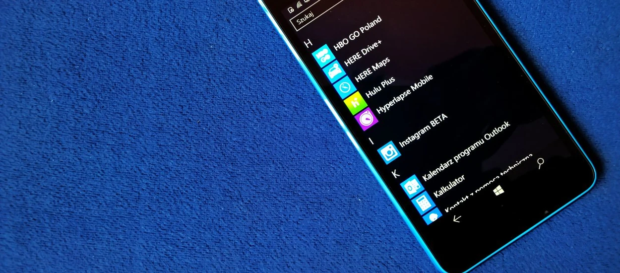 Windows 10 Mobile umiera. A Microsoft mu w tym pomaga