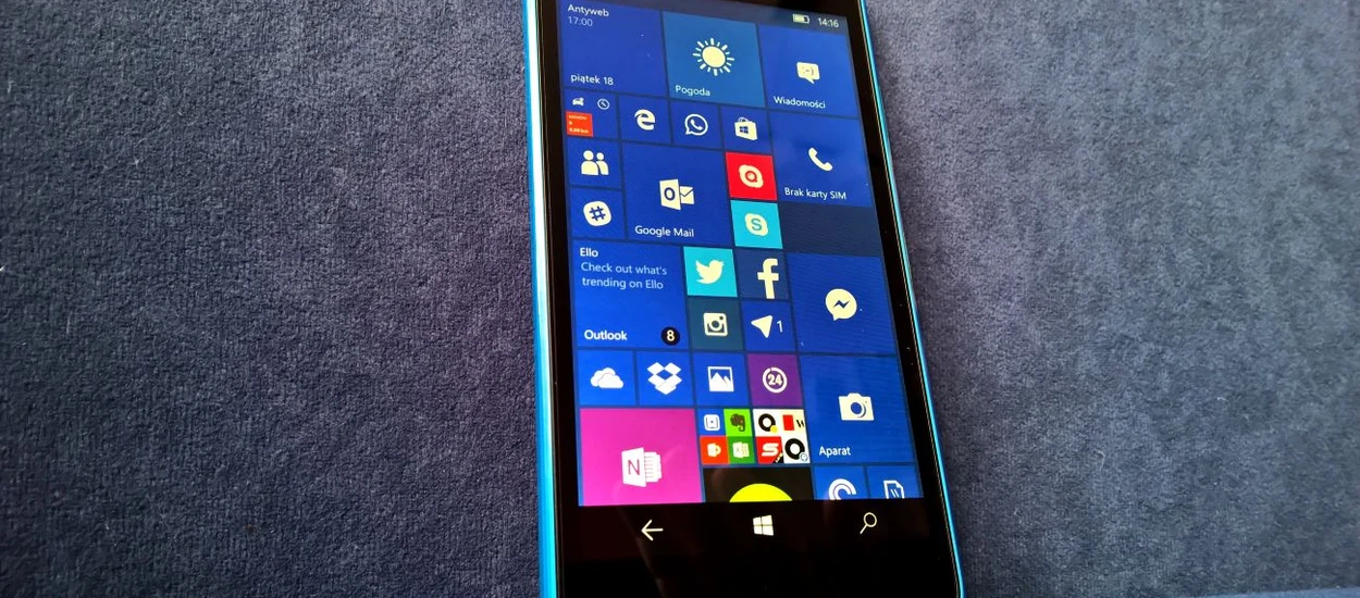 Uwielbiasz Facebooka i korzystasz z Windows 10 Mobile? Jest problem - powinieneś tu zajrzeć