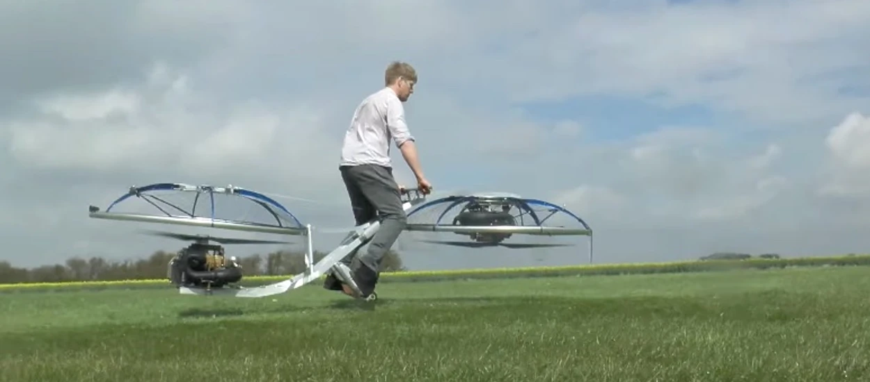 Hoverbike nie wygląda na bezpieczny środek transportu. Ale działa [od Natalii]