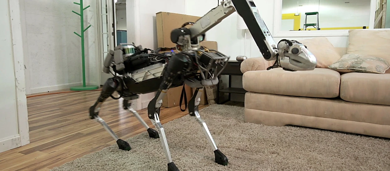 Boston Dynamics nie odpuszcza. Poznajcie robota SpotMini, który przypomina psa lub małą żyrafę