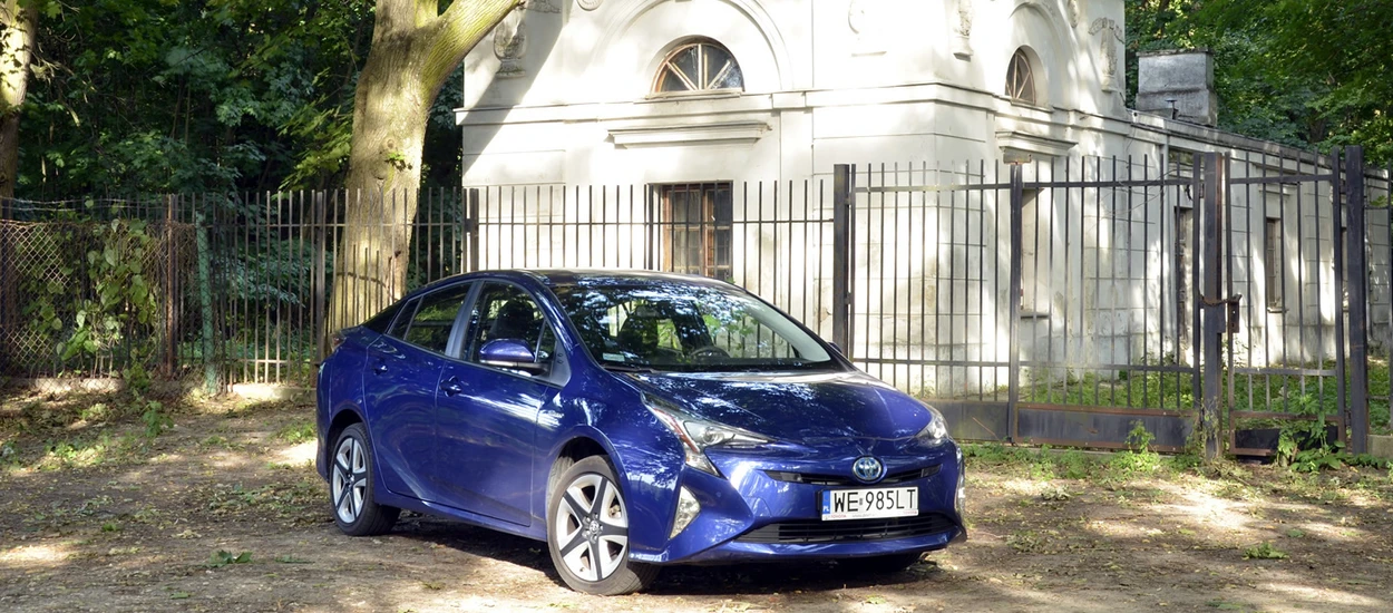 Hybrydowe samochody Toyota Prius i Auris z wadą napędu, 750 tys. aut do naprawy