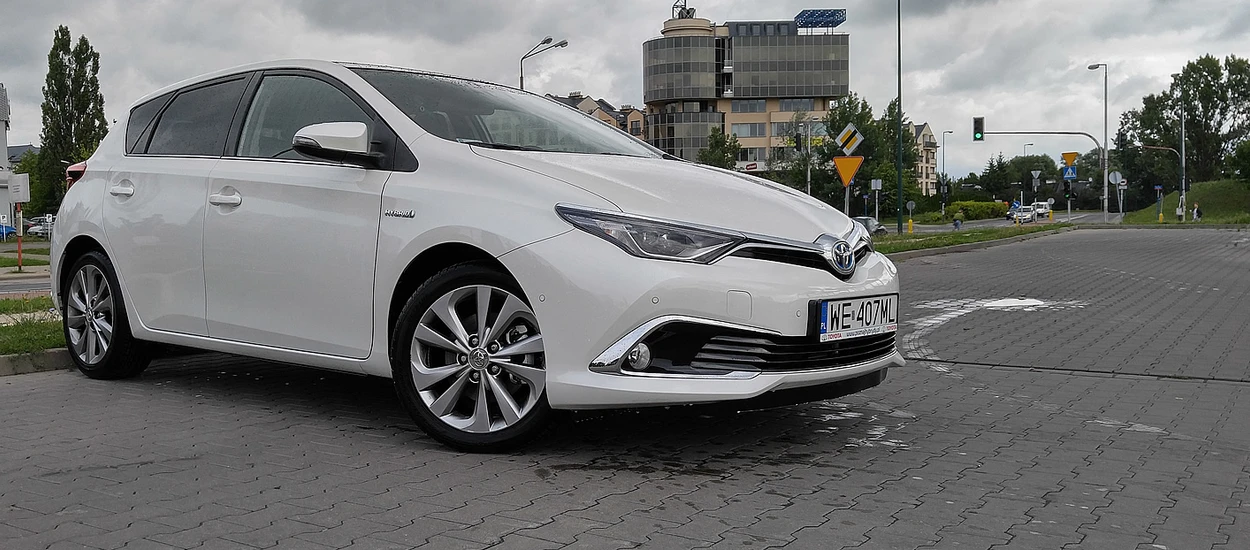 Toyota Auris Hybrid (2016): moim zdaniem znacznie lepsza od Priusa