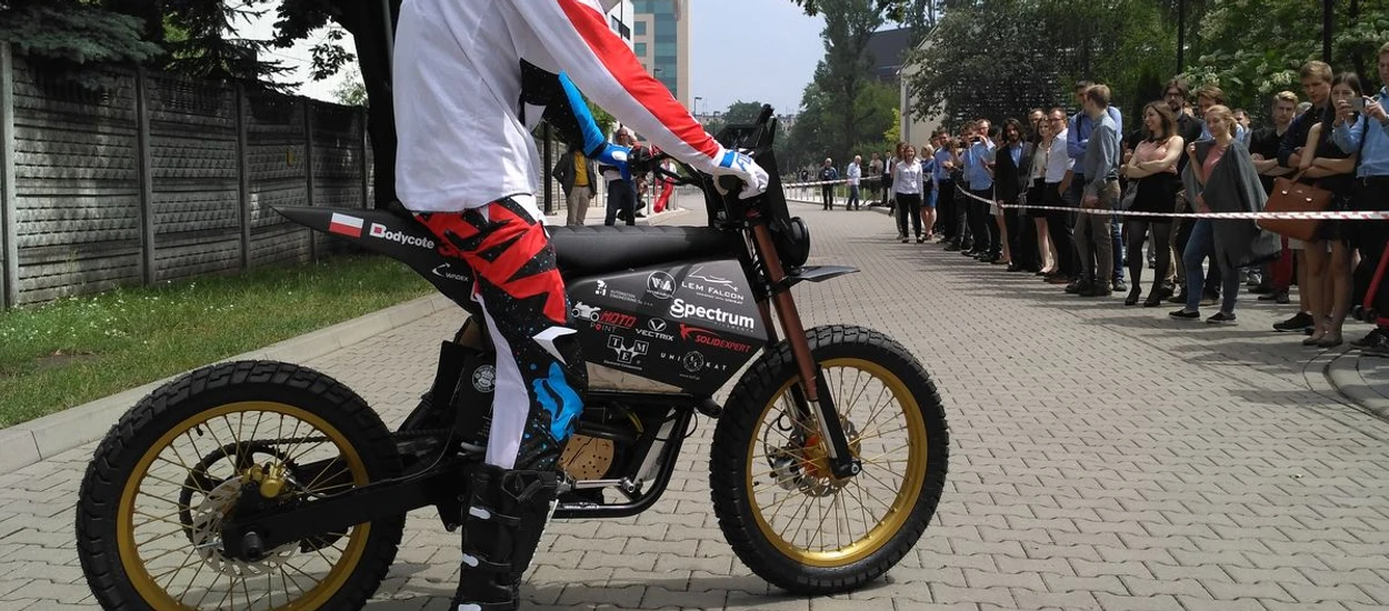 Polscy studenci zbudowali elektryczny motocykl crossowy - wygląda super!