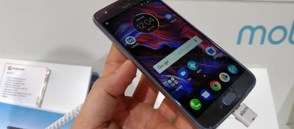 Moto X4 to smartfon ze średniej półki, ale z ambicjami flagowca