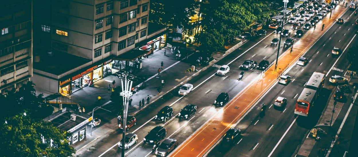 Największy rynek motoryzacyjny zakaże samochodów z silnikiem spalinowym