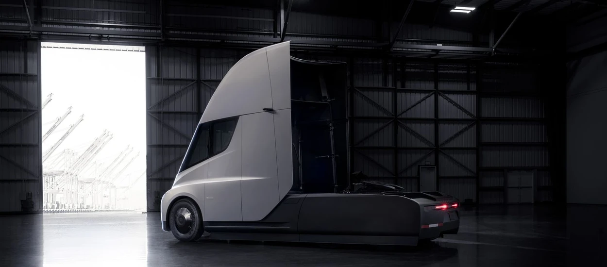 Kierowca ciężarówki studzi emocje po premierze Tesla Semi: nie jest tak kolorowo