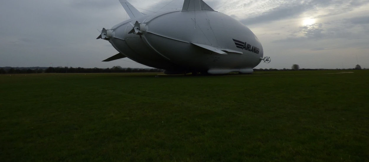 Rozbił się Airlander 10. Największy statek powietrzny świata złamał się na pół