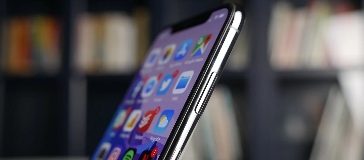 W 2019 możemy spodziewać się cieńszych iPhone'ów? Wszystko dzięki nowemu ekranowi od... Samsunga