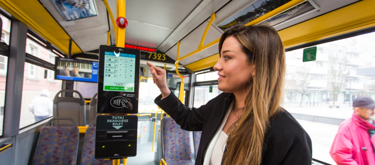 Od 8 marca nie kupisz biletu w komunikacji miejskiej we Wrocławiu bez zbliżeniowej karty płatniczej