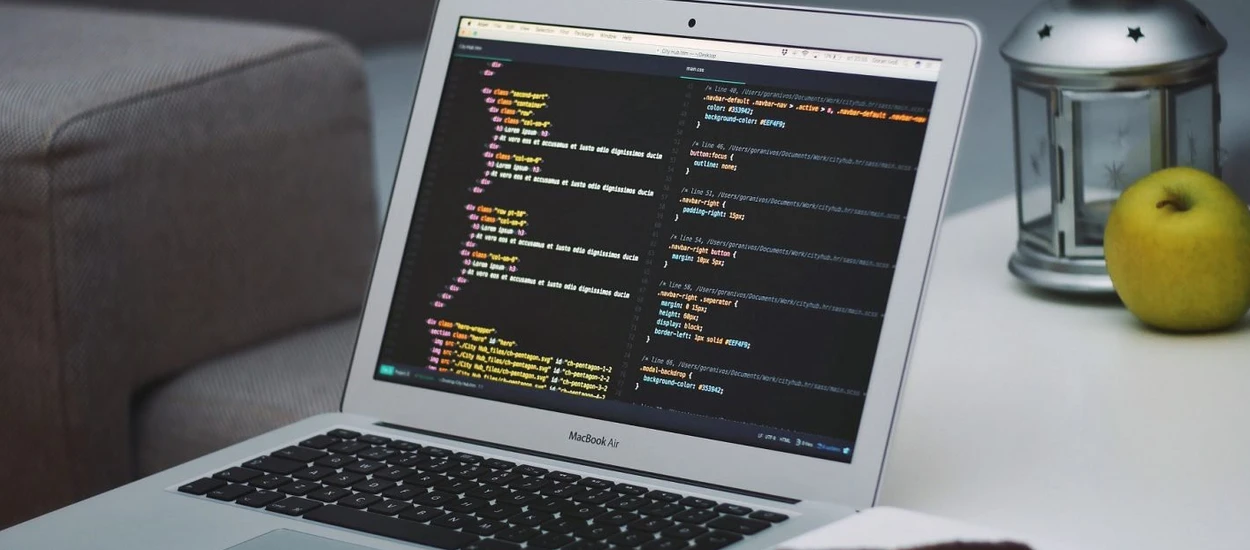 Pierwsza praca w zawodzie programisty – jak zaczynali obecni top developerzy