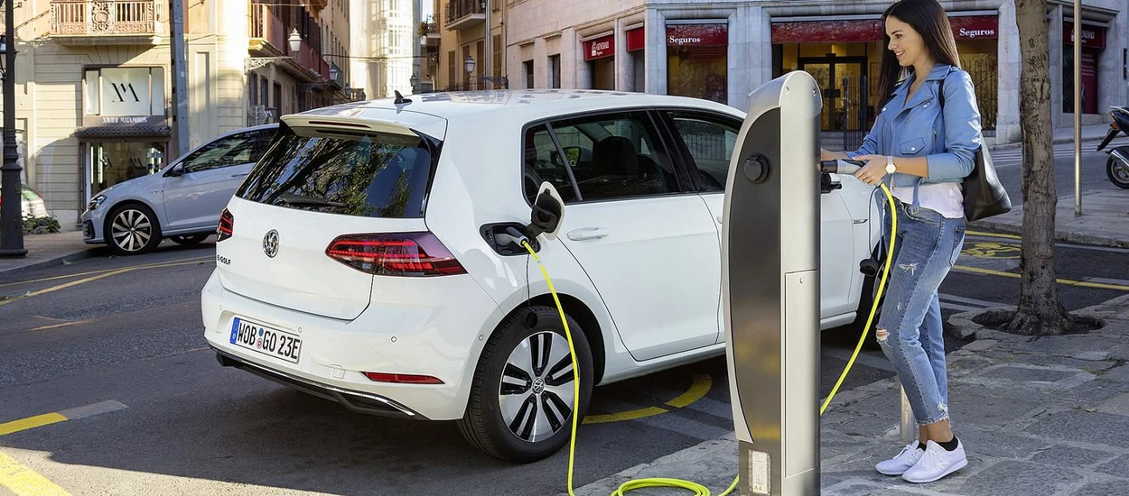 VW: Masowa produkcja samochodów elektrycznych to pestka. Tesla strzeż się!