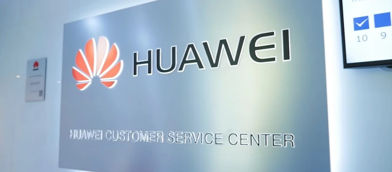 Odbitki zdjęć, grawerowanie smartfona - tak wygląda lokalny salon serwisowy Huawei