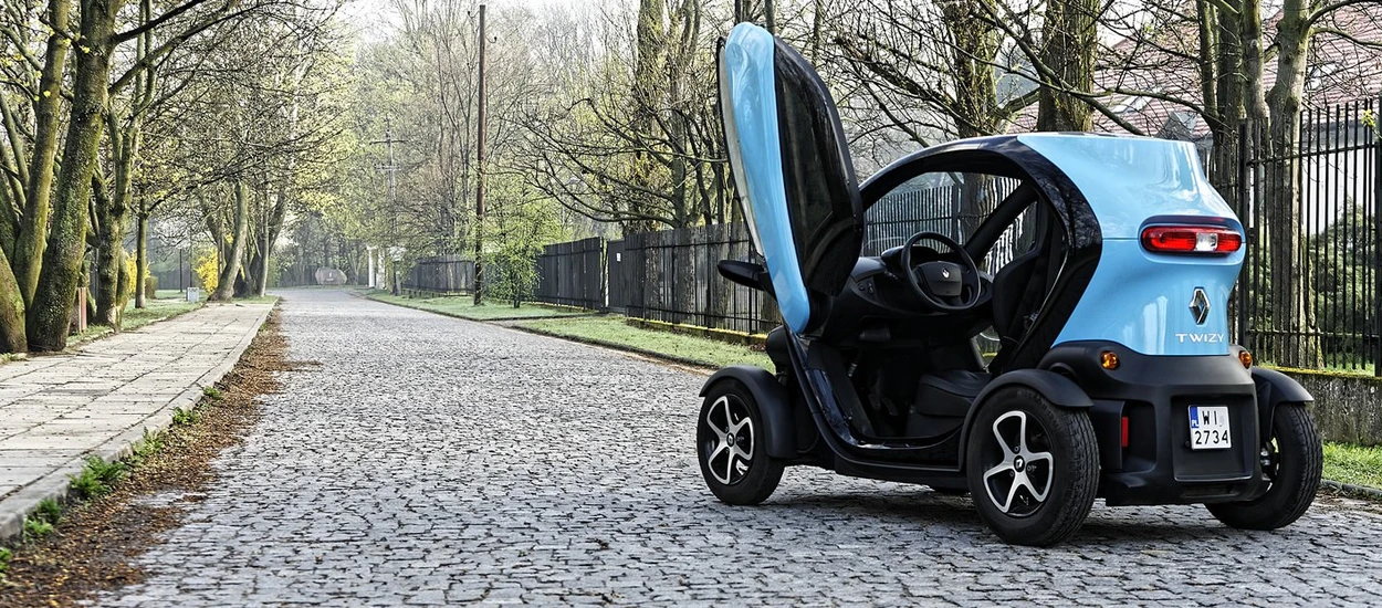 Renault Twizy – test. Elektryczny pojazd czterokołowy pomiędzy samochodem a skuterem