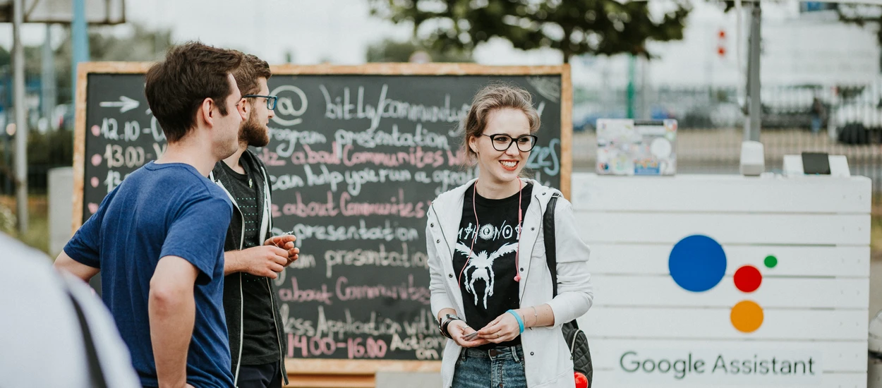 Co tam ciężarówka Coca-Coli. Google ma autobus i właśnie jeździ po Polsce