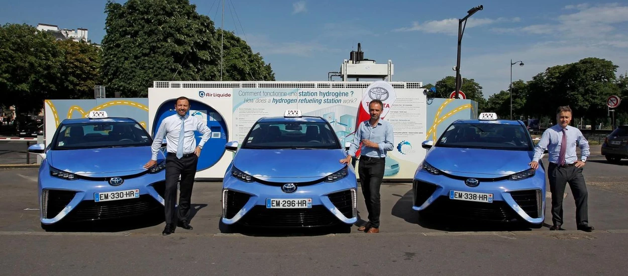 Toyota Mirai zdobywa Paryż! 100 taksówek na wodór jeździ po tamtejszych ulicach