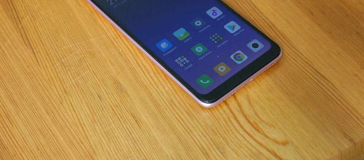 Recenzja Xiaomi Redmi Note 6 Pro. Świetny i zrobiony w pośpiechu