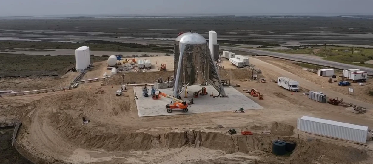 W SpaceX praca wre, Starship hopper "skoczy" już w tym tygodniu