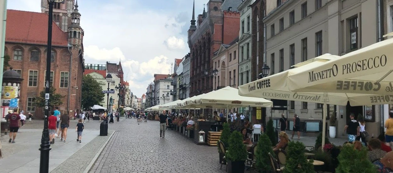 Już w 12 miastach w Polsce możecie zamawiać jedzenie poprzez Uber Eats