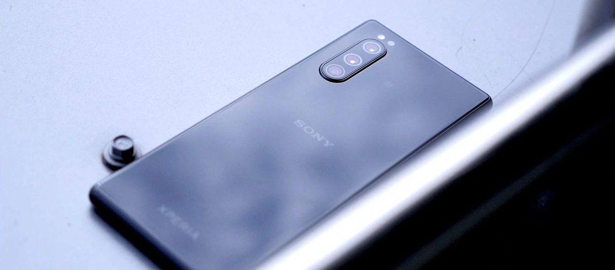 Test Sony Xperia 5. Kompaktowy flagowiec, który powinien być tańszy