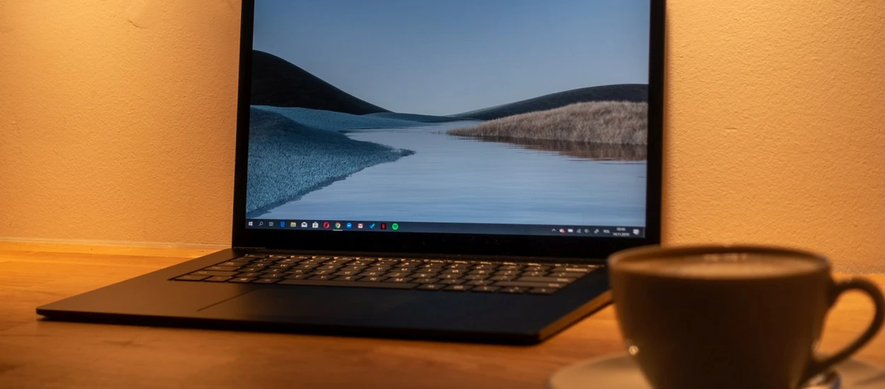 To mój nowy ulubiony laptop. Takiej klawiatury nie ma żaden inny. Recenzja Surface Laptop 3 (15 cali)