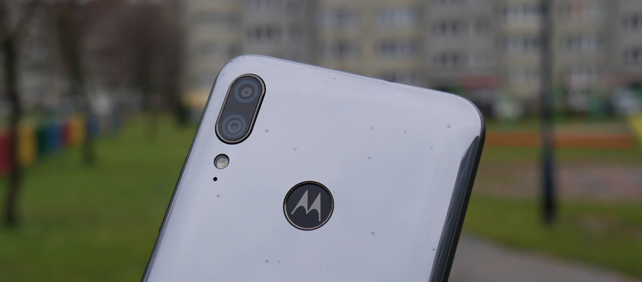 Recenzja Motorola Moto E6 Plus. Duży low-end w niskiej cenie