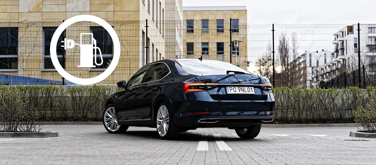 Skoda Superb iV Plug-In Hybrid – zasięg elektryczny, jak działa napęd hybrydowy, spalanie i zużycie paliwa