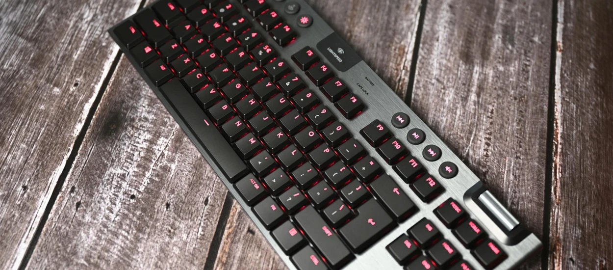 Recenzja Logitech G915 TKL. Niskoprofilowa mała klawiatura gamingowa... za tysiaka