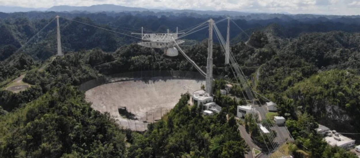 2020 niestety wygrywa. Radioteleskop w Arecibo idzie do rozbiórki :(