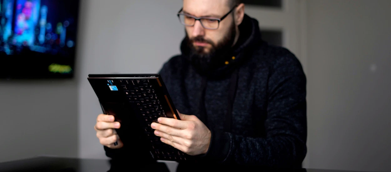 Ma odginany ekran i rysik. Co jeszcze potrafi ASUS ZenBook Flip S?