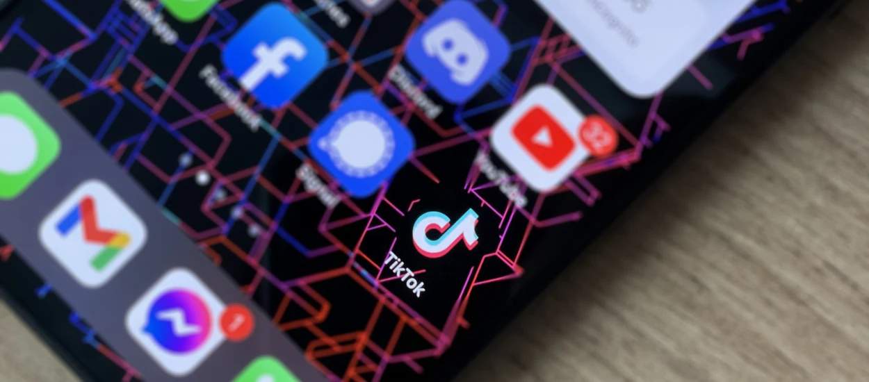 TikTok poinformuje użytkowników o tym, że rozpuszczają niesprawdzone informacje. Tylko czy to coś zmieni?