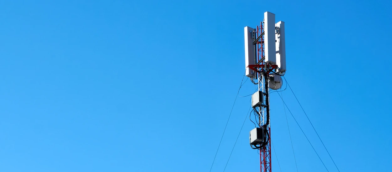 Parafia Mrągowo dezinformuje o 5G w intencjach. Zdecydowana reakcja archidiecezji