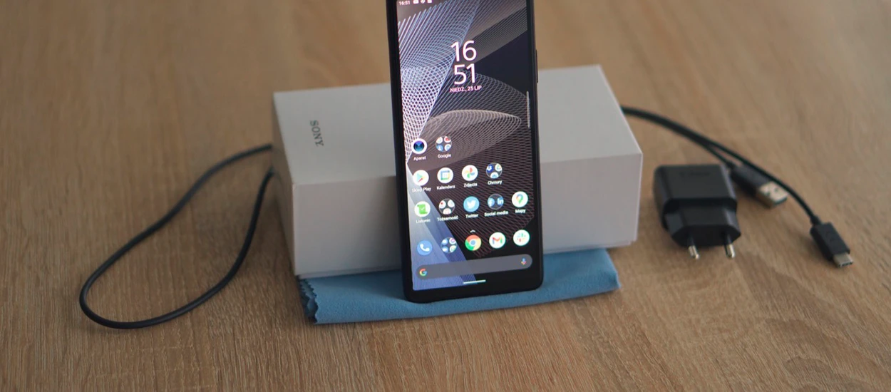 Sony Xperia 10 III - wejściowy średniak po japońsku