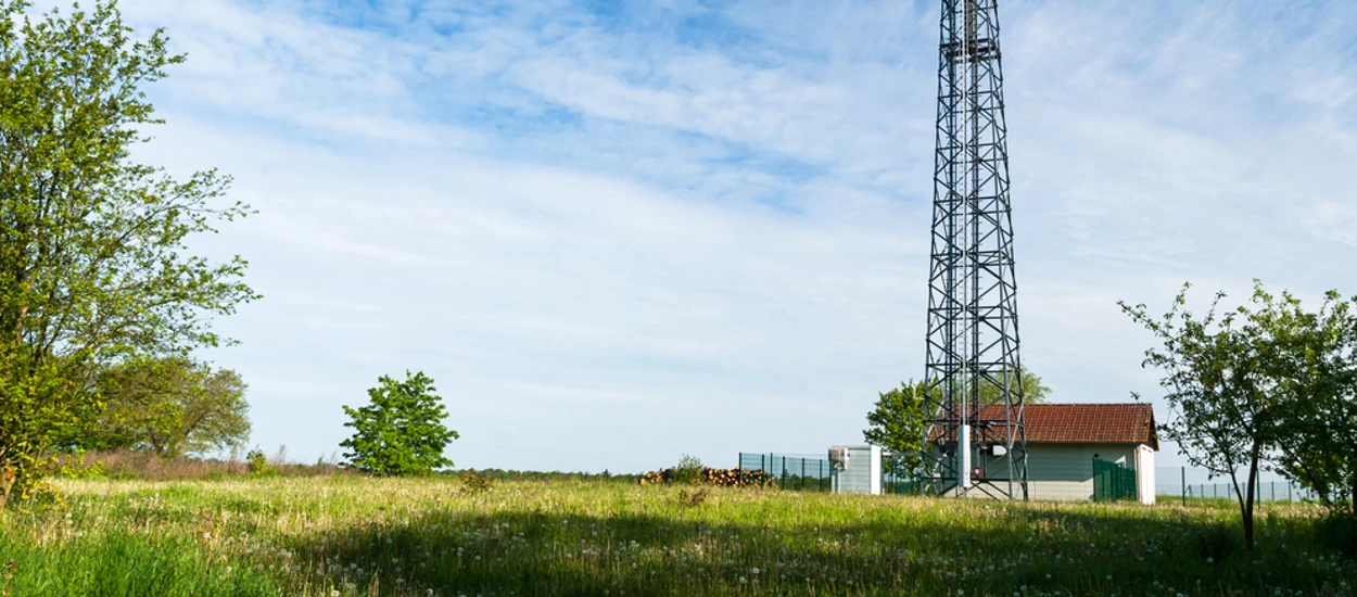 Ile operatorzy w Polsce płacą za przedłużenie rezerwacji częstotliwości? To ogromne sumy