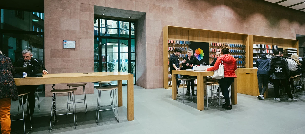 Filmowy napad na Apple Store. Skradziono iPhone'y warte pół miliona dolarów