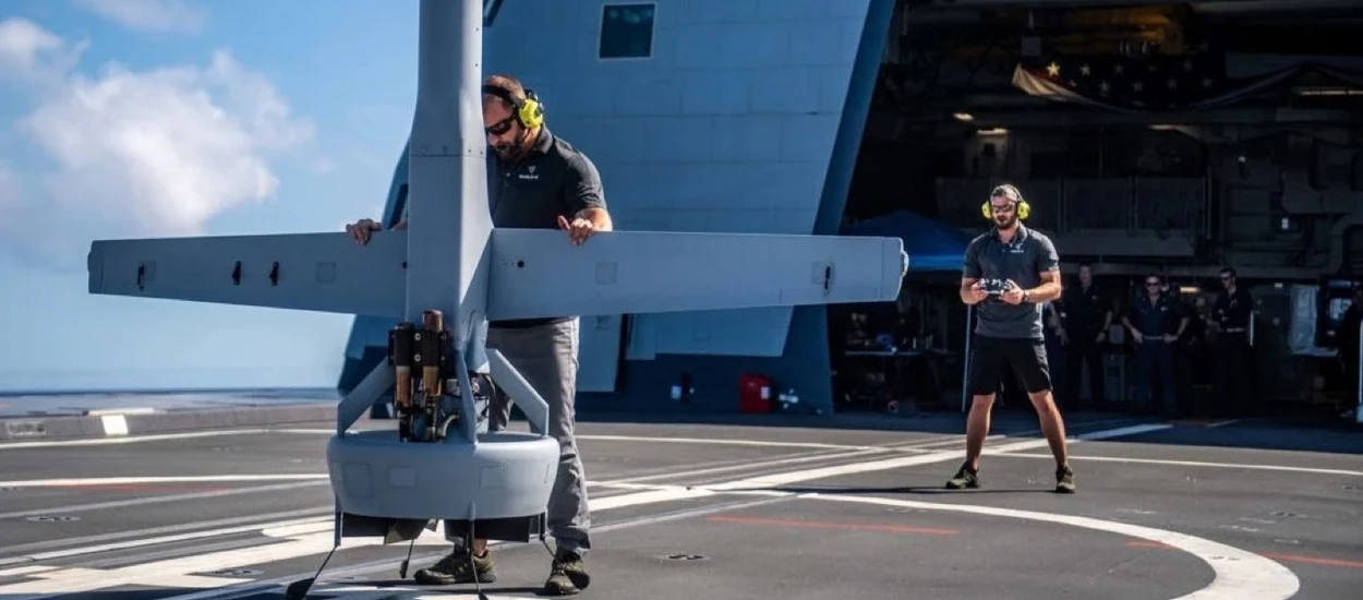 US Navy testuje operację przerzutu zaopatrzenia między okrętami przy pomocy dronów