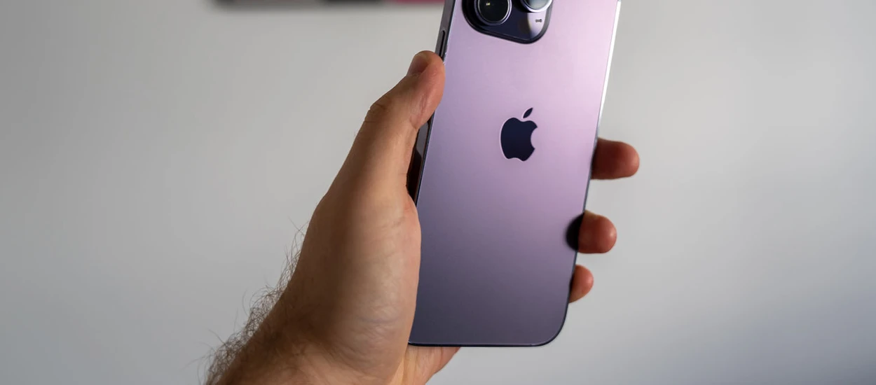 Nastolatkowie jako telefon chcą iPhone'a, iPhone'a albo... iPhone'a