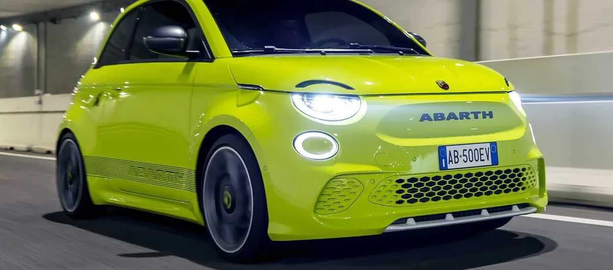 Mały, elektryczny hot-hatch z duszą - Abarth 500e nikomu się nie kłania