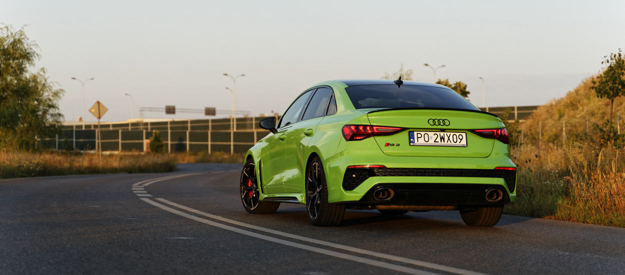 Na takiego Audi RS 3 czekaliśmy! 5-cylindrowe 2.5 TFSI wreszcie ze sportowym układem jezdnym. Test