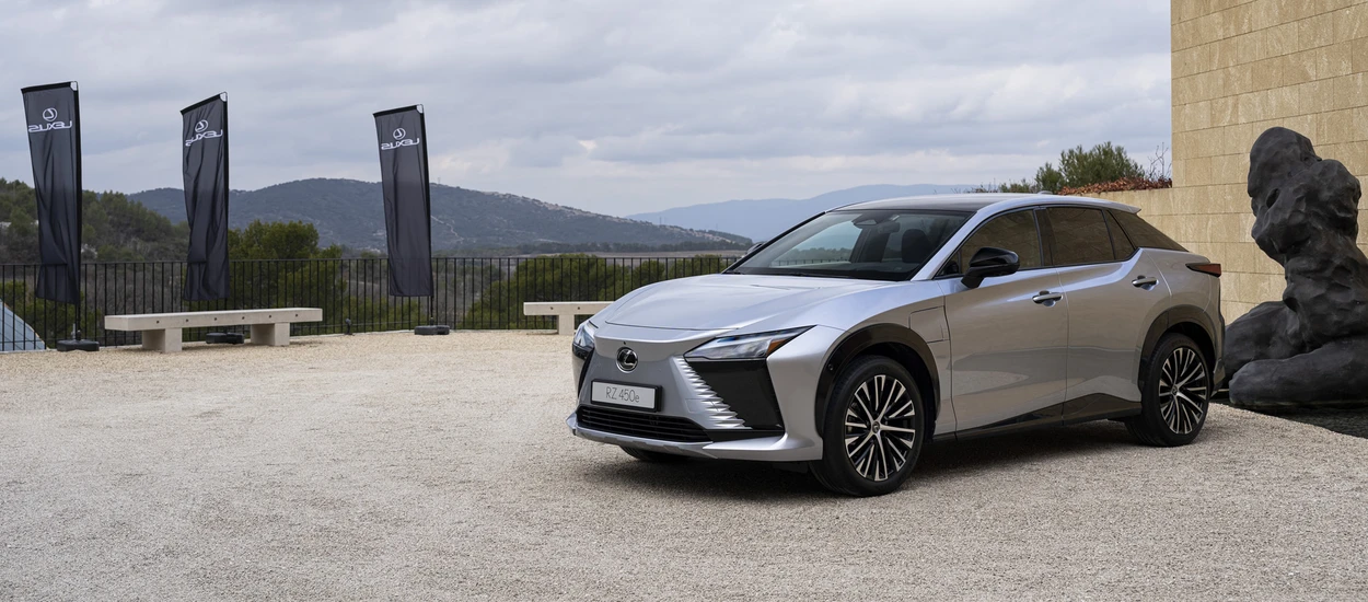 Lexus RZ 450e – zużycie energii i zasięg. Wolant bez kolumny kierowniczej. Test