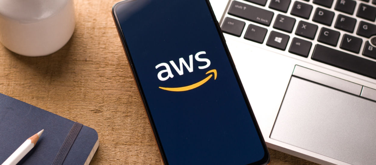 Falcon od Amazon Web Services – model językowy z imponującą wydajnością