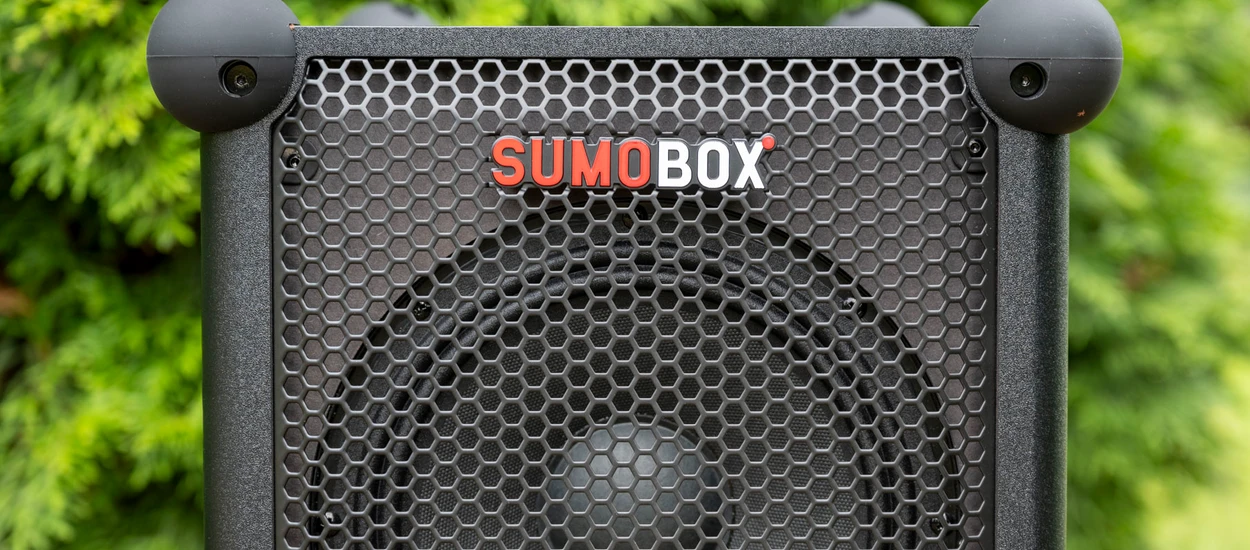 Recenzja Sharp SumoBox. Waży 10 kg, ma wymienną baterię i podłączysz do niego gitarę