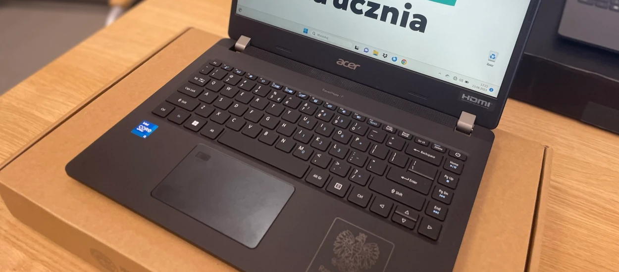 Laptop dla ucznia na własność czy użyczenie: co wybrać?