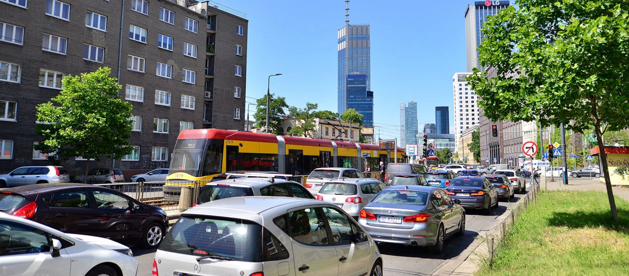 Bez nalepek, a z telefonem. Wjazd do stref czystego transportu będzie prostszy